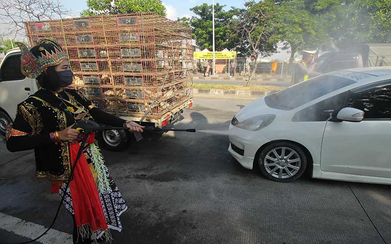  HAMBAT PENYEBARAN COVID-19 DI SURAMADU