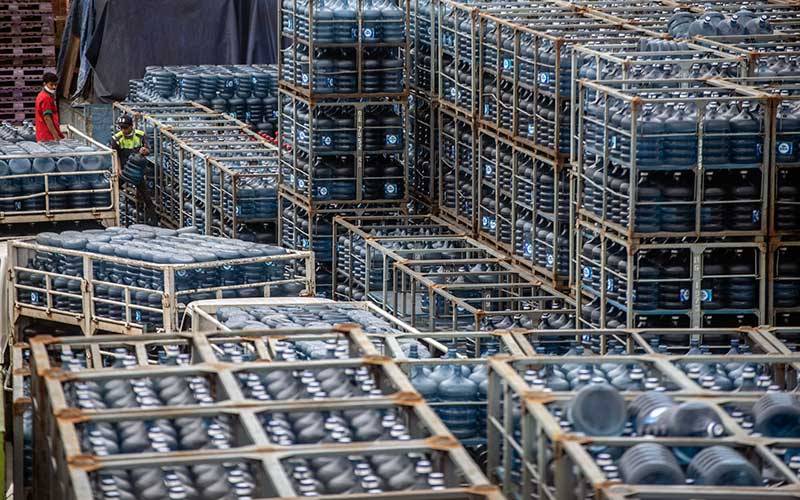  PROYEKSI PERTUMBUHAN BISNIS AMDK