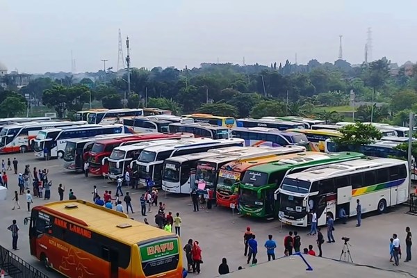  PO di Terminal Pulogebang Kewalahan Hadapi Banjir Penumpang