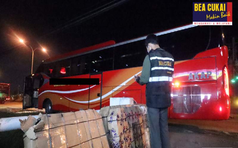  Bea Cukai Gagalkan Peredaran Rokok Ilegal dalam Bus AKAP dan Ekspedisi dari Jawa Tengah