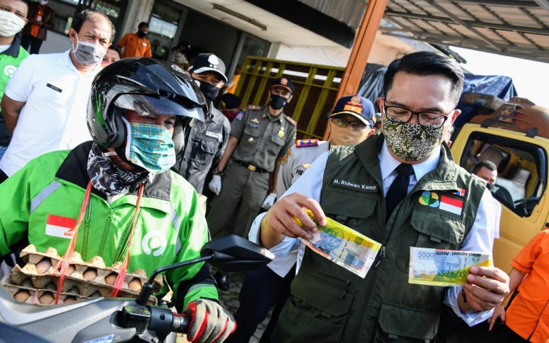  Jabar Andalkan Bansos Memutar Ekonomi Selama Pandemi Covid-19