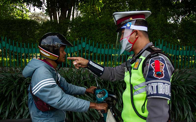  PEMERIKSAAN KENDARAAN DI PERBATASAN