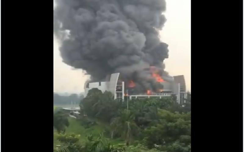  Gereja Christ Chatedral di Gading Serpong Terbakar