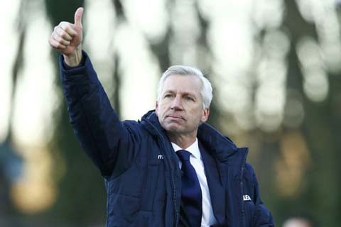  ADO Den Haag Tak Mau Dilatih Alan Pardew Lagi