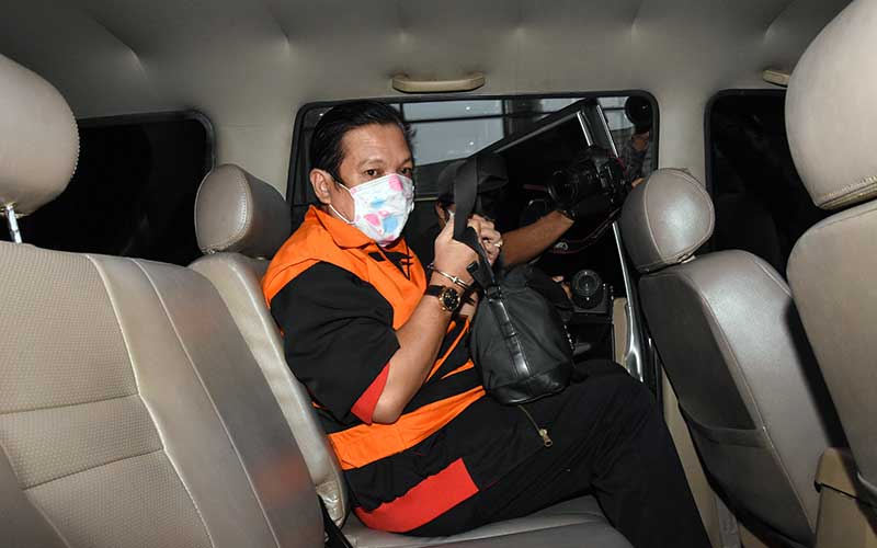  KPK TAHAN KETUA DPRD MUARA ENIM