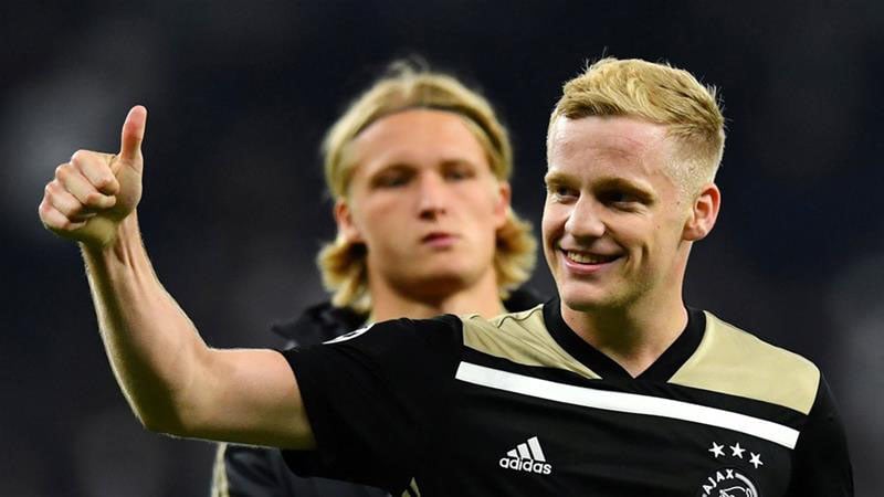  Madrid, MU, dan Juve Berebut Dapatkan Van de Beek dari Ajax