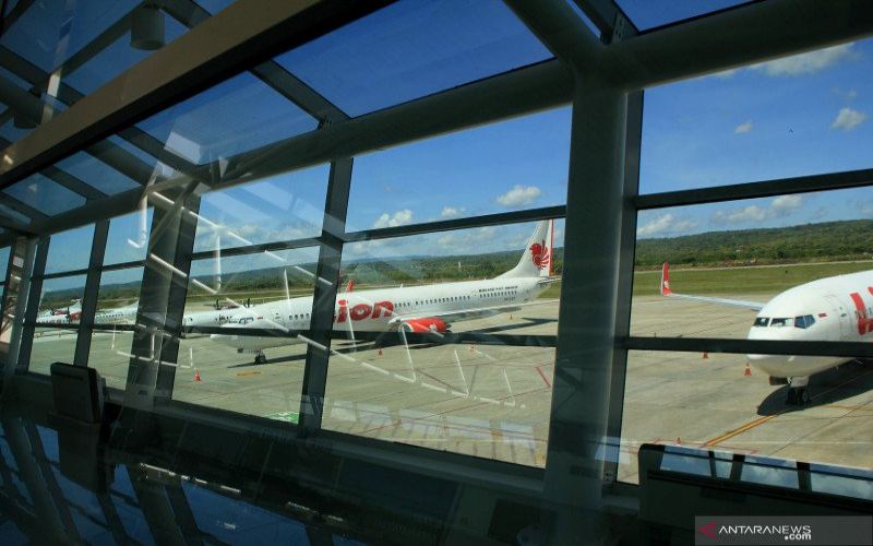  14 Pesawat Terparkir di Bandara El Tari Kupang