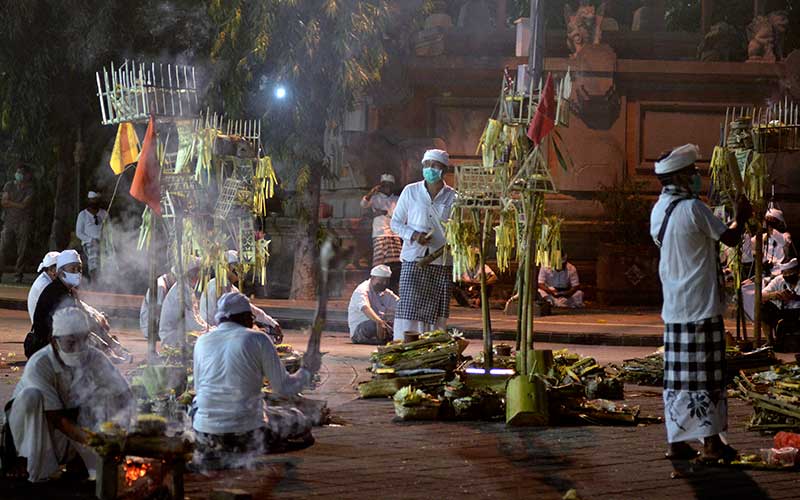 RITUAL MEMOHON MENGHILANGKAN WABAH COVID-19