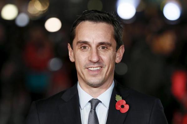  Gary Neville Kecam Rencana Bergulirnya Kembali Liga Inggris