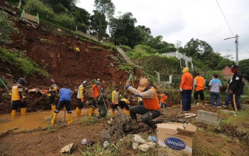  Hindari Longsor Susulan, Pemkot Bandung Pindahkan Makam di TPU Cikutra