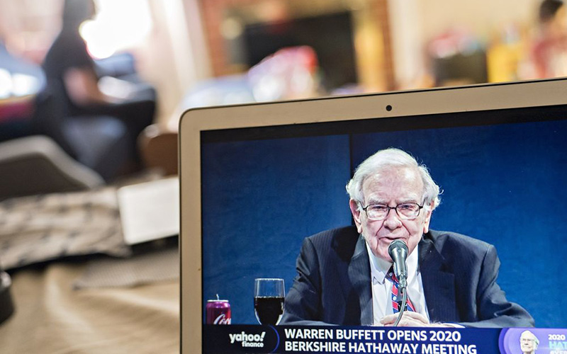  Belanja Saham Saat Pandemi Covid-19? Dompet Warren Buffett Aja Isinya Rp2 kuadriliun Lho...