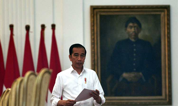  Presiden Jokowi Minta Penerapan PSBB Dievaluasi