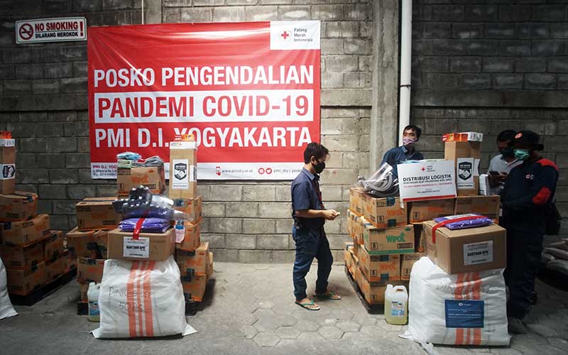  PMI BERIKAN BANTUAN APD