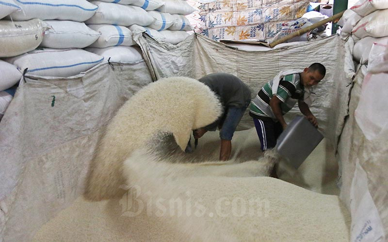  Kementerian Pertanian Salurkan 155 Ton Bantuan Beras