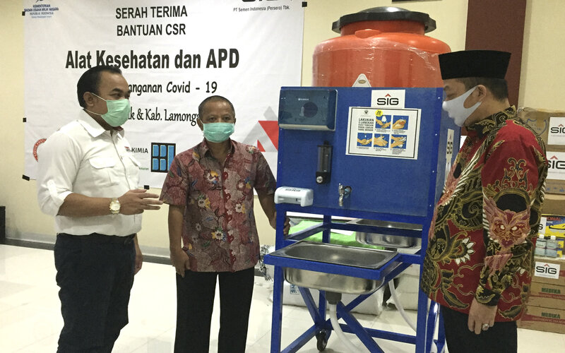  Semen Indonesia Serahkan Bantuan Alkes dan APD Senilai Rp750 Juta