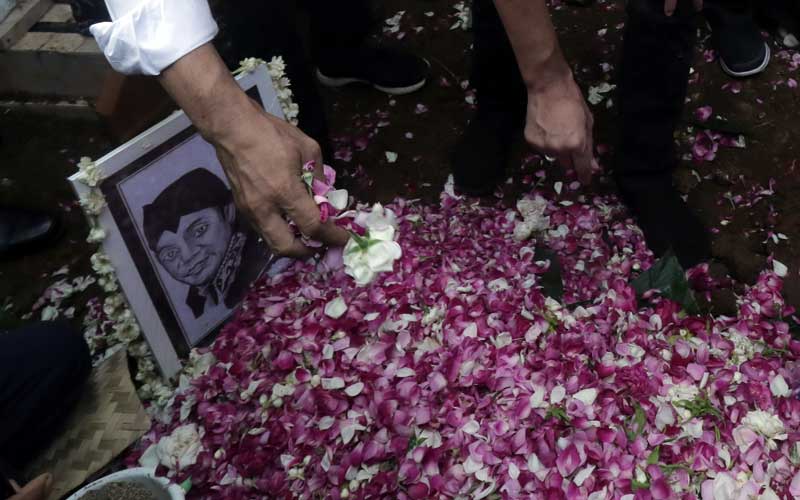  PEMAKAMAN DIDI KEMPOT