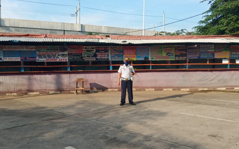  Transportasi Umum Dibuka, Terminal Lintas Lebak Bulus masih Sepi