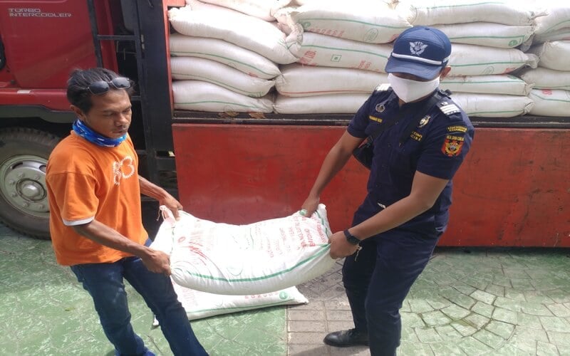  Bea Cukai Batam Serahkan 12,5 Ton Gula Pasir Tangkapan ke Pemkot Batam