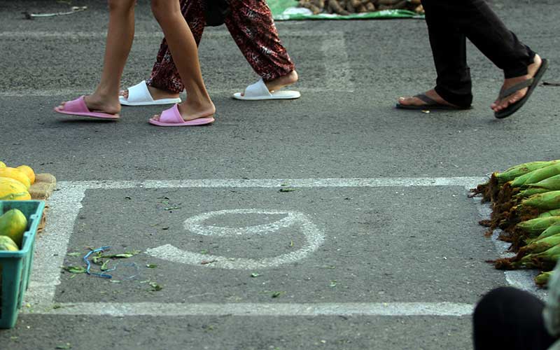  PENERAPAN JAGA JARAK DI PASAR
