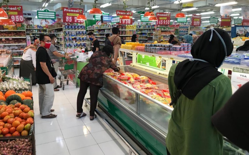  Aktivitas di Pasar Modern Kuningan Tetap Ramai