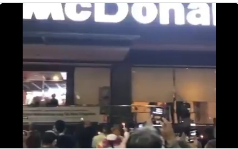  Hari Terakhir McDonald\'s Sarinah, Orang Ramai Berkumpul, PSBB Dilanggar