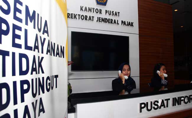 Karyawan beraktivitas di DJP, Jakarta. Bisnis/Triawanda Tirta Aditya