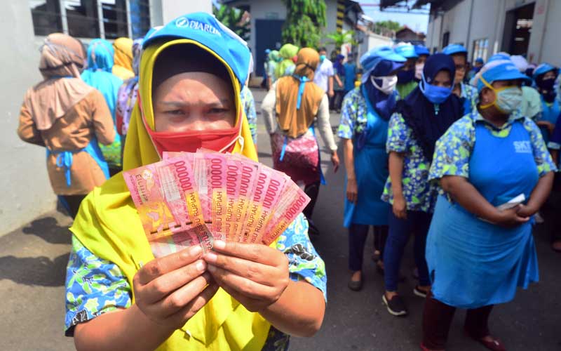  TERIMA UANG THR LEBARAN