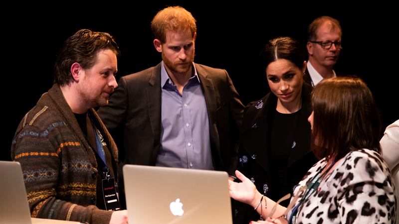 Pangeran Harry Menikahi Meghan Markle karena Kesamaan dengan Lady Diana. Betulkah?