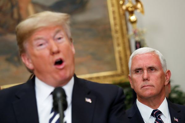  Mike Pence Jaga Jarak dengan Donald Trump