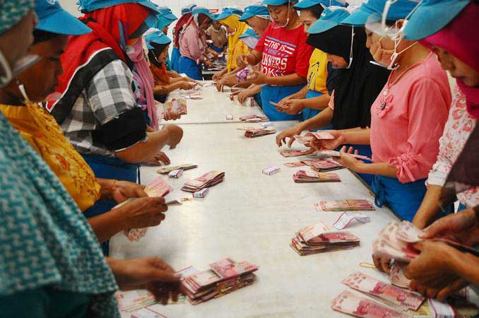  Permintaan Rokok Naik di Tengah Pandemi Corona. Pabrik di Kudus Tambah Produksi