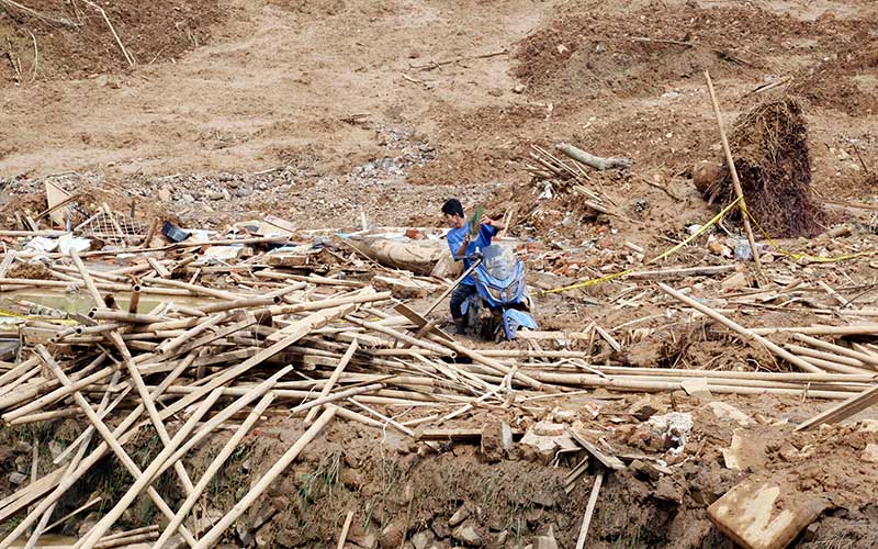  BENCANA BANJIR BANDANG DAN LONGSOR DI BOGOR