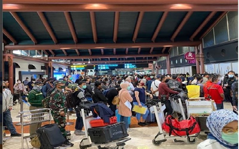  Viral Pemudik Penuhi Terminal 2 Bandara Soekarno-Hatta Bikin Jengkel Warganet