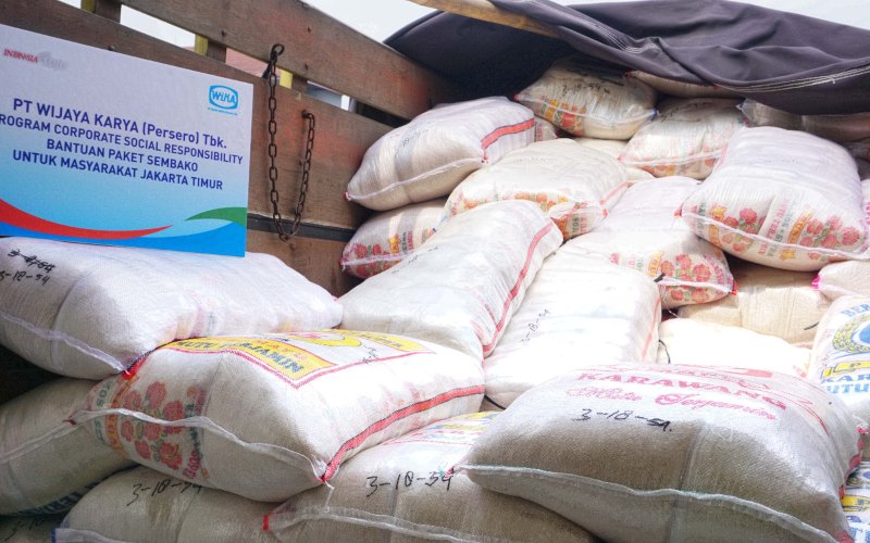  WIKA Salurkan Bantuan 10.000 Paket Sembako untuk Masyarakat Terdampak Covid-19