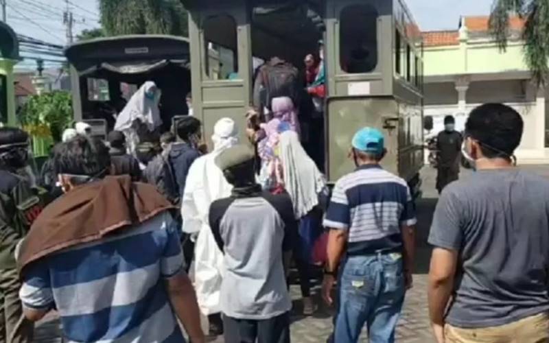  Surabaya Terapkan Strategi Sarang Tawon dan Tes Massal Corona di Pasar Tradisional