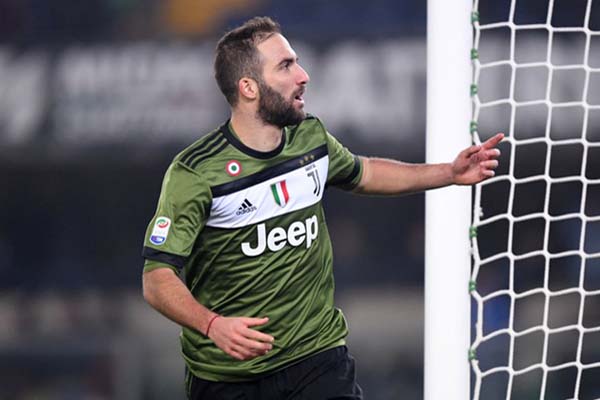  Penyerang Juventus Gonzalo Higuain Akhirnya Kembali ke Turin