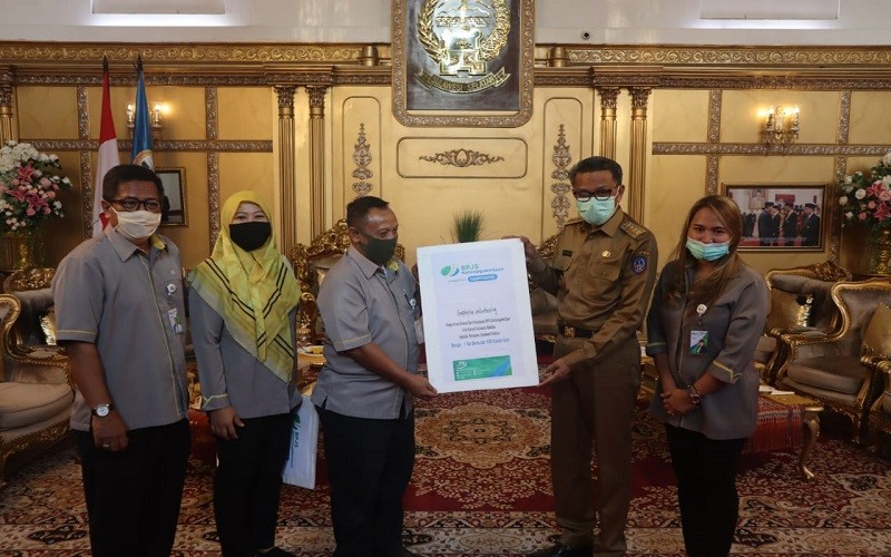  BP Jamsostek Sulawesi Maluku Donasikan Dua Ton Beras Hingga 100 APD untuk Sulsel