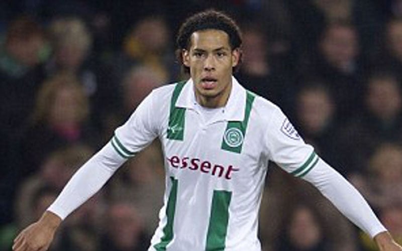  Virgil Van Dijk & Luis Suarez Beli Tiket Pertandingan Groningen