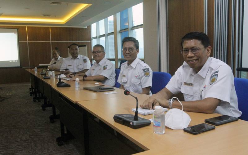  STRATEGI USAHA HADAPI PANDEMI : KA Barang Jadi Lokomotif Bisnis