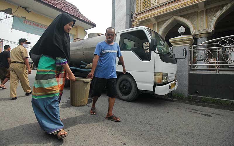  PENGIRIMAN AIR BERSIH UNTUK WARGA