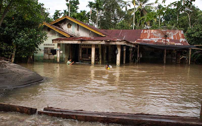  BANJIR LUAPAN SUNGAI DI ACEH UTARA