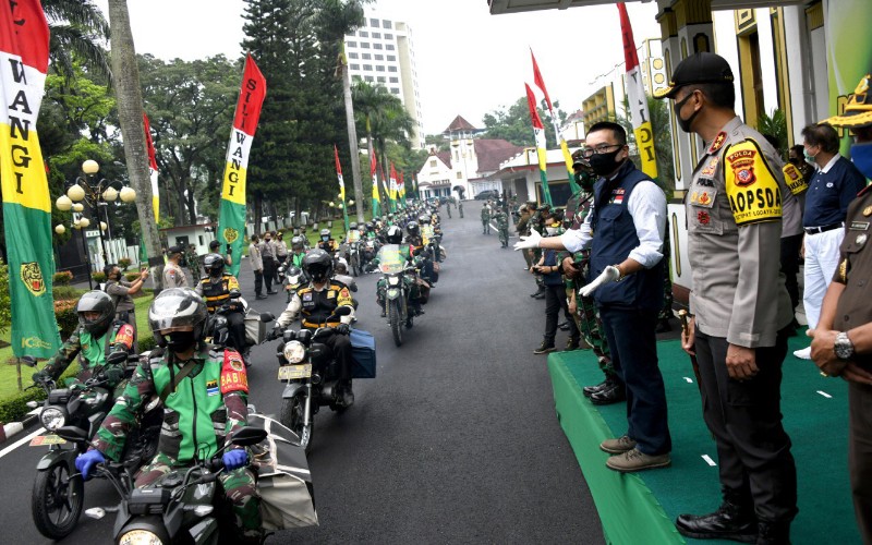  Ridwan Kamil Lepas Distribusi 2.000 Paket Sembako Forkopimda dan Masyarakat
