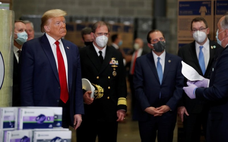  Donald Trump Enggan Pakai Masker di depan Kamera, Kenapa?