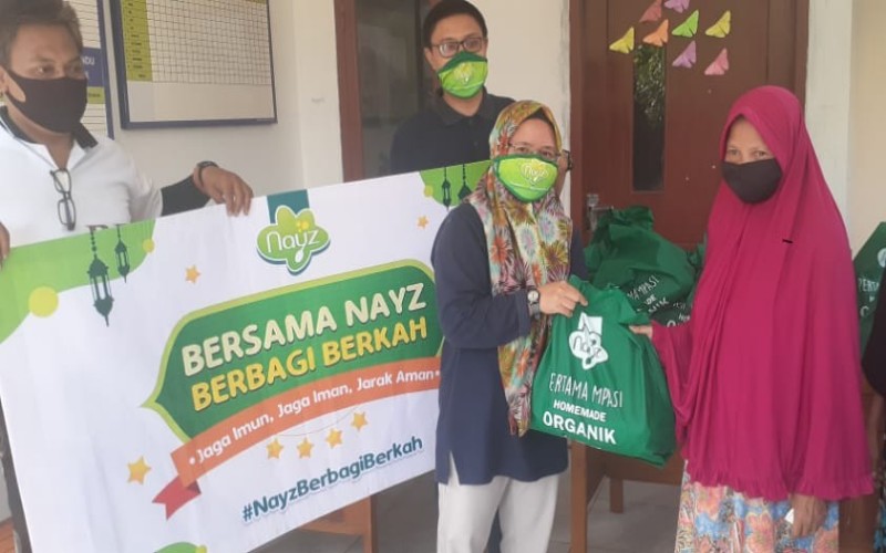  Produsen Susu Bayi Home Made Bagikan Sembako di Tangsel