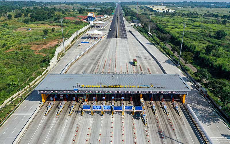  LALU LINTAS DI PINTU TOL CIKAMPEK UTAMA SEPI