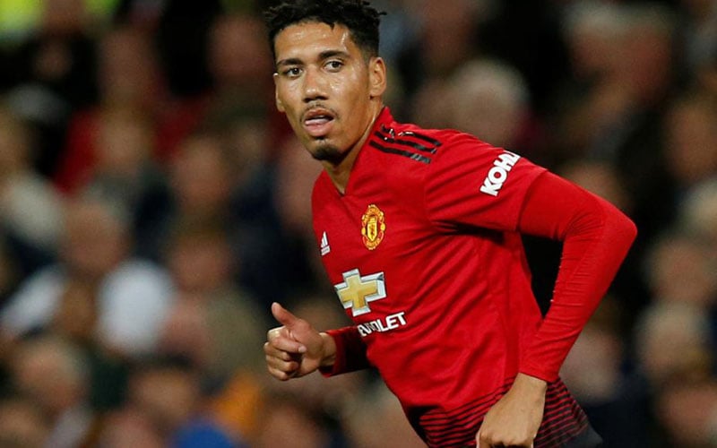  Manchester United Turunkan Banderol Chris Smalling untuk Roma