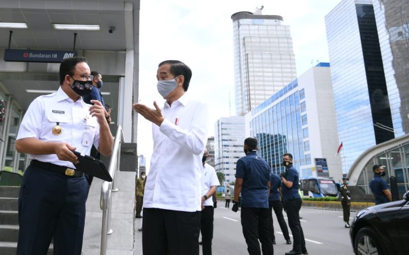  Jokowi, Anies Baswedan, dan Perjumpaan di Stasiun MRT