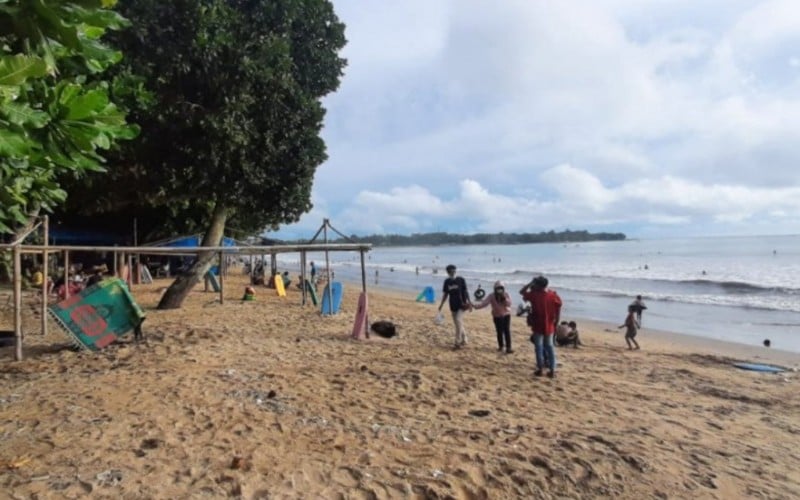  Sejumlah Lokasi Wisata Pantai di Pandeglang Tetap Buka setelah Lebaran