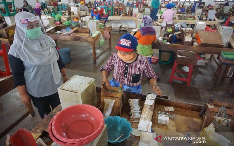  Karyawan Terinfeksi Covid, Dua Pabrik Rokok di Tulungagung Tetap Beroperasi