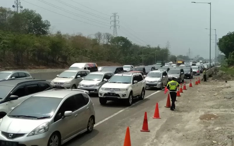  Jasa Marga Alihkan 4.599 Kendaraan Kembali ke Cikampek