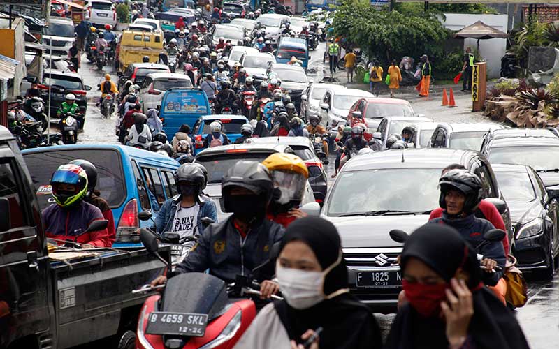  KAWASAN PUNCAK MULAI RAMAI WISATAWAN